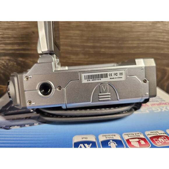 DXG 572V Digital Video Camera 5.0 Megapixel 2” High Resolution TFT Screen Works - Picture 9 of 11